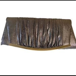 𝗘𝗹𝗲𝗴𝗮𝗻𝘁 𝗘𝘃𝗲𝗻𝗶𝗻𝗴 𝗦𝗶𝗹𝘃𝗲𝗿 𝗖𝗹𝘂𝘁𝗰𝗵 𝗣𝘂𝗿𝘀𝗲